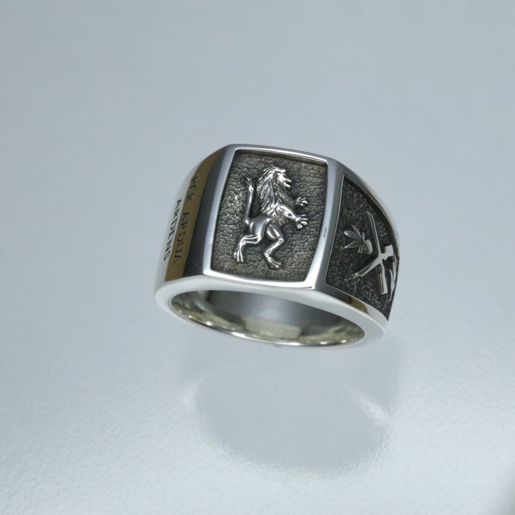 Chevalière en argent personnalisé