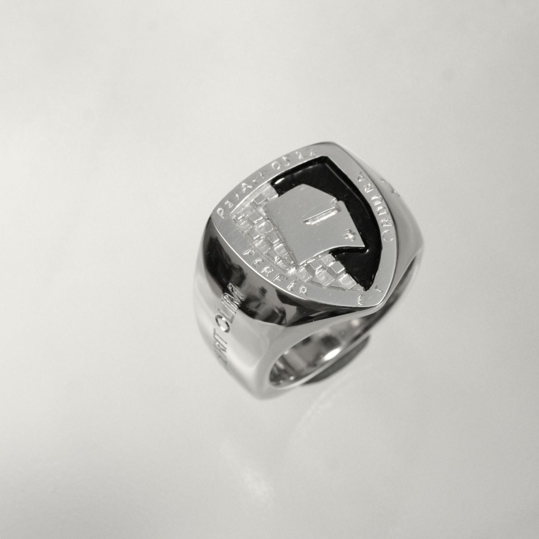 Chevalière en argent personnalisé