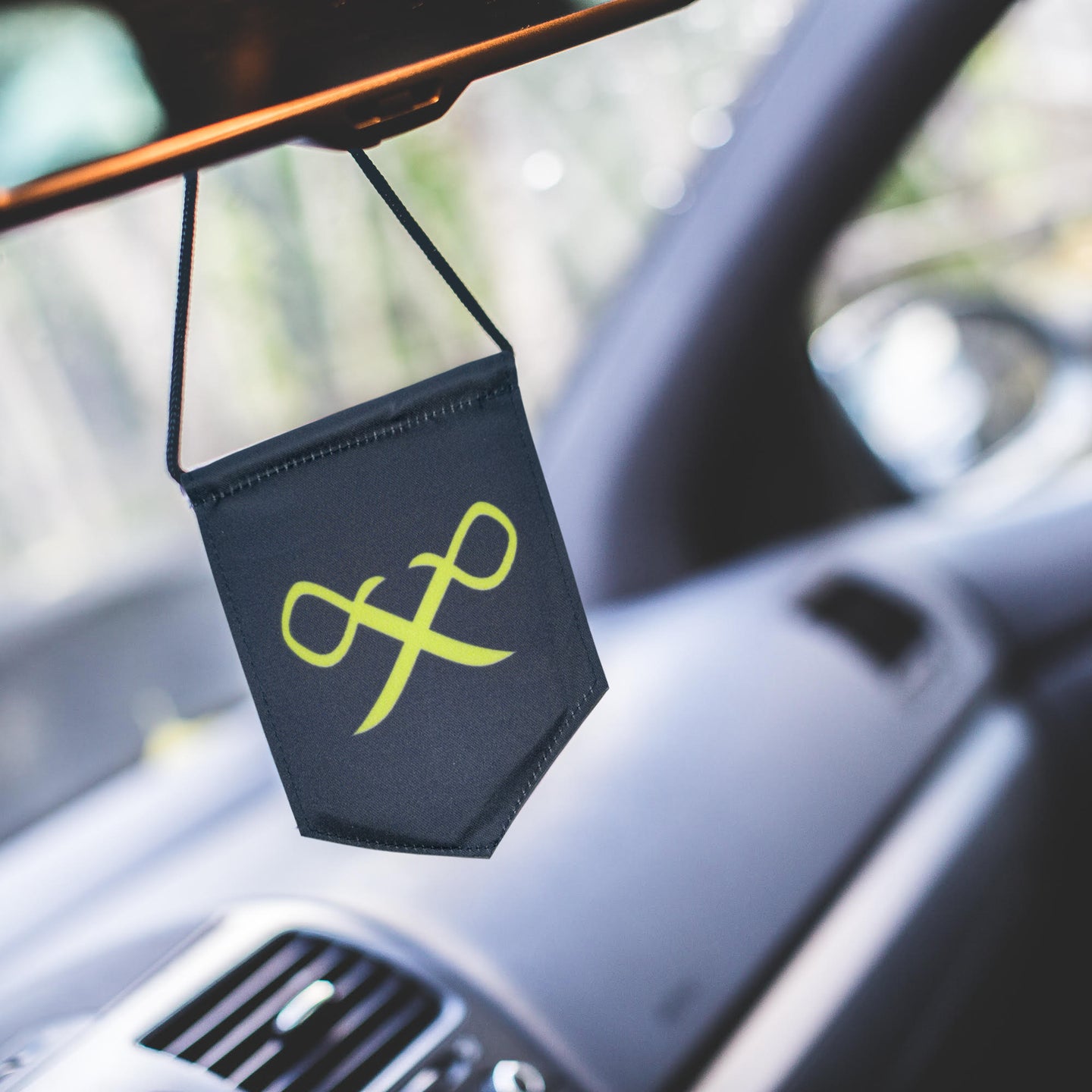 Exploration soldier - pennant - black, yellow