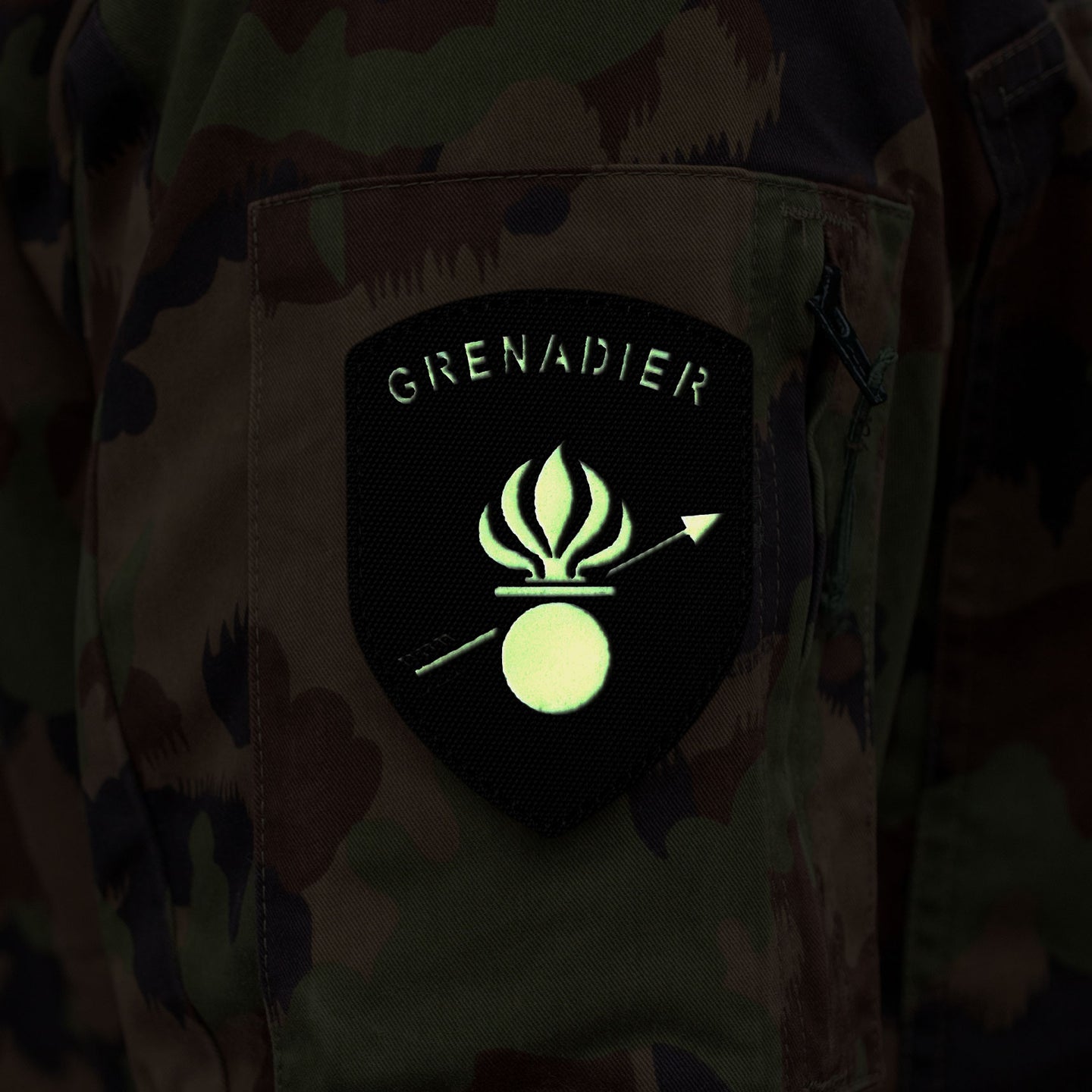 Grenadier - badge - fluorescent