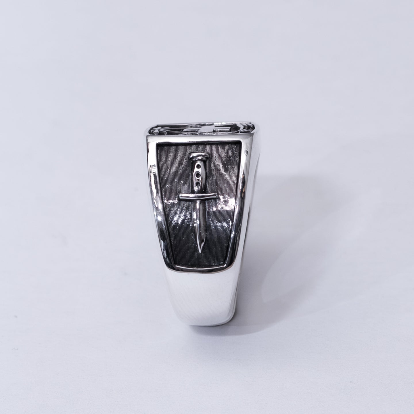 Silver officer's signet ringer