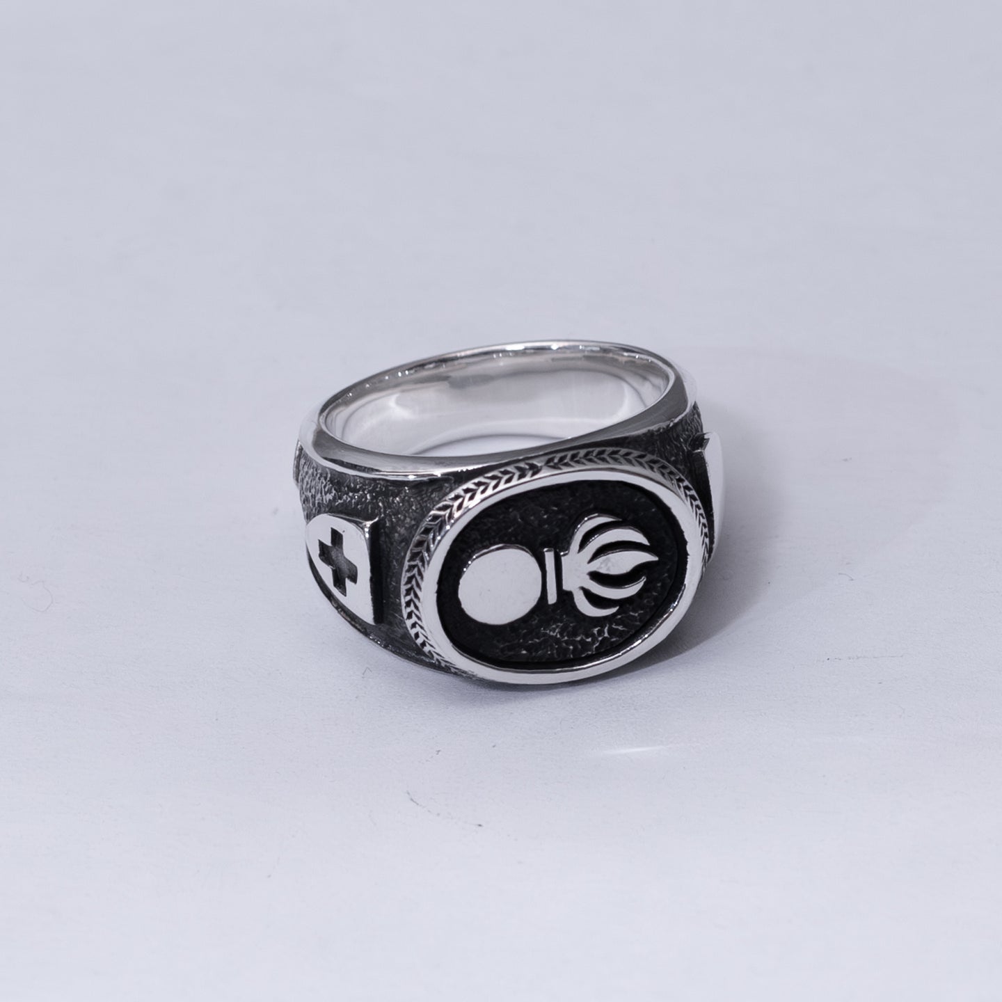 Silver signet ring grenadier