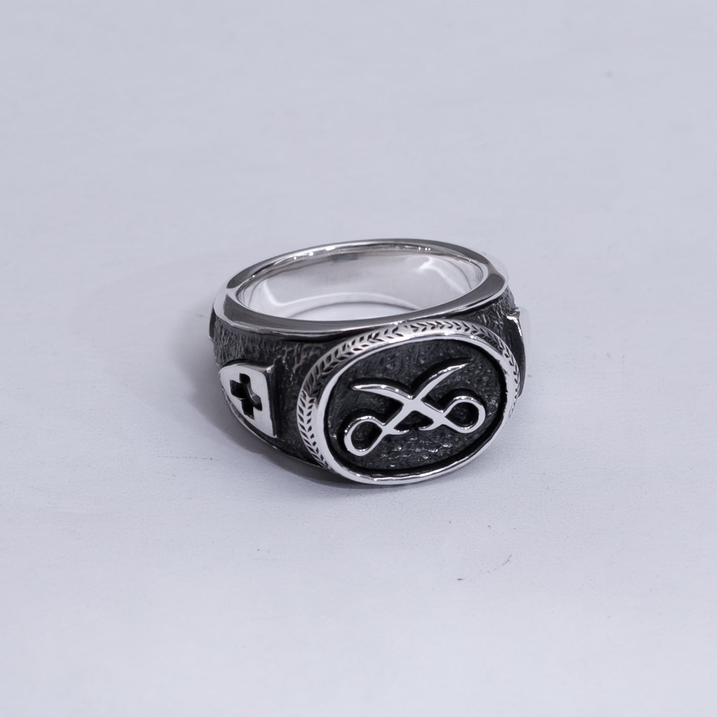 Explorer - Silver sigland
