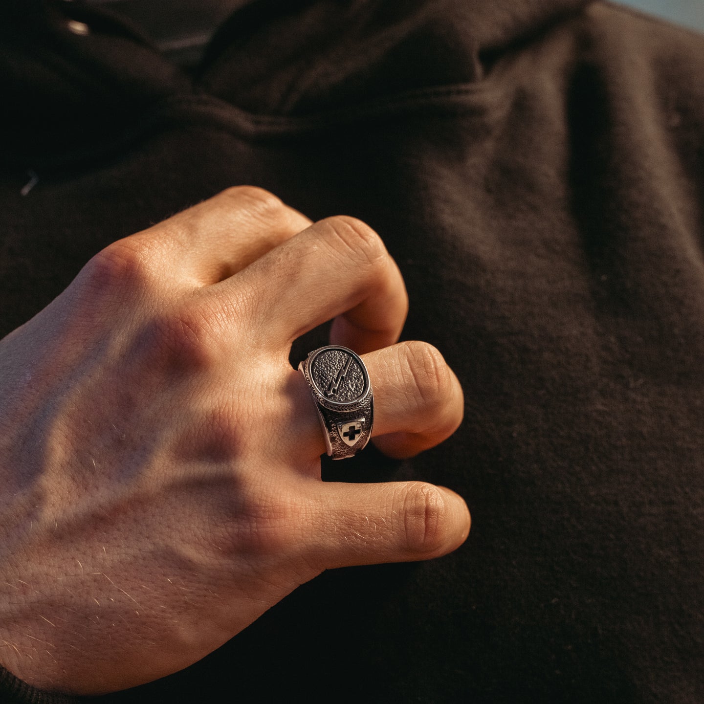 Transmission soldier - Silver signet ring