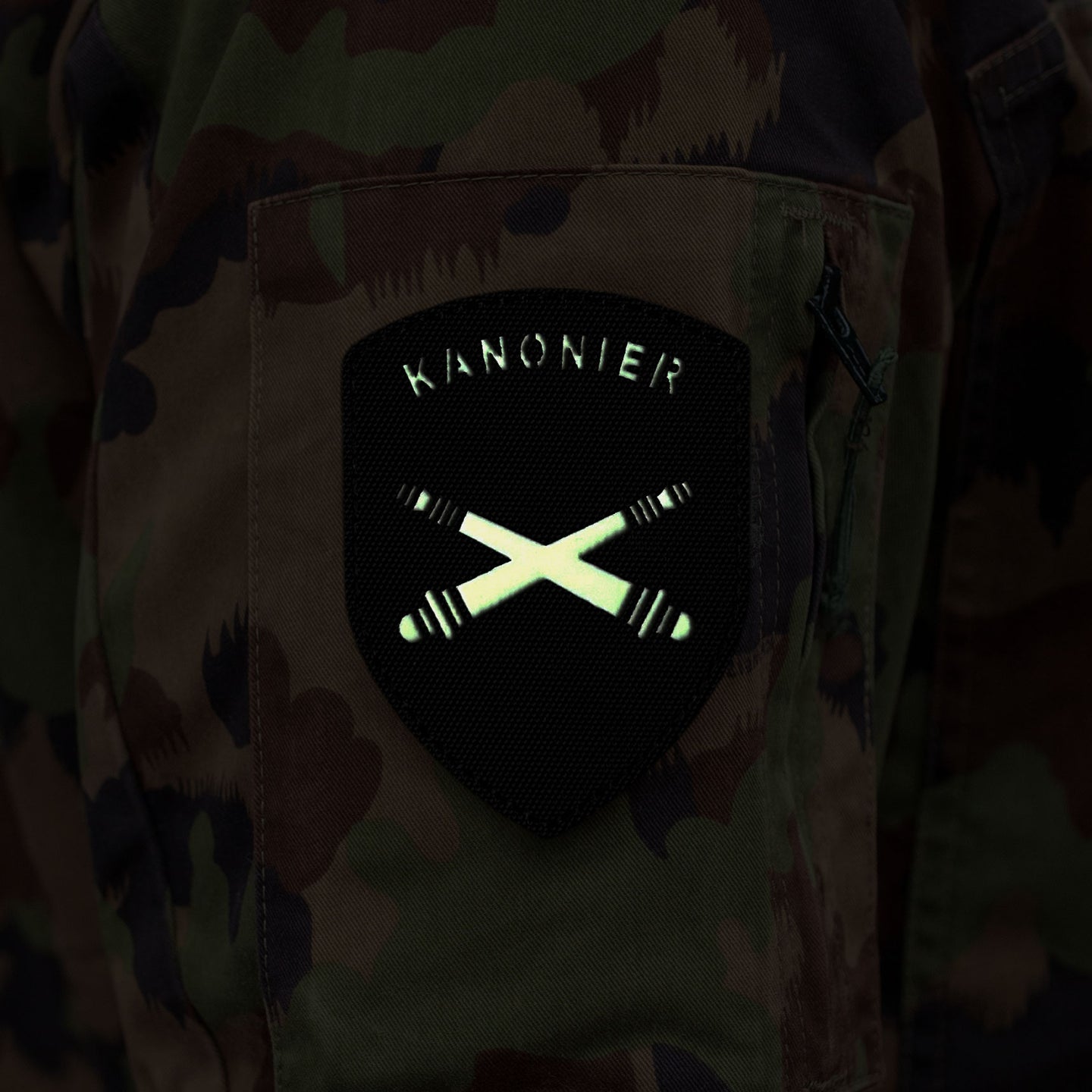 Gunner - badge - fluorescent