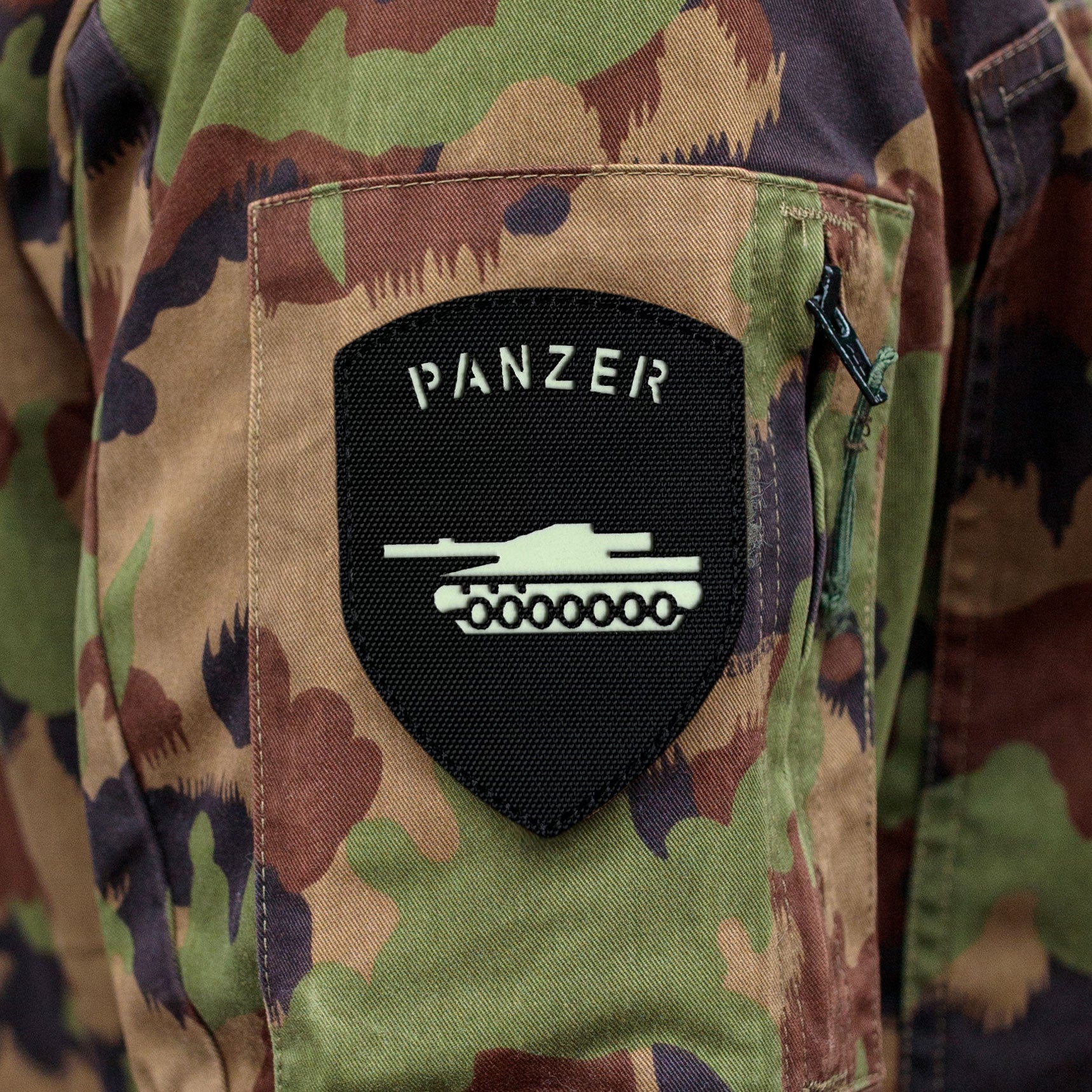 Tank soldier - badge - fluorescent
