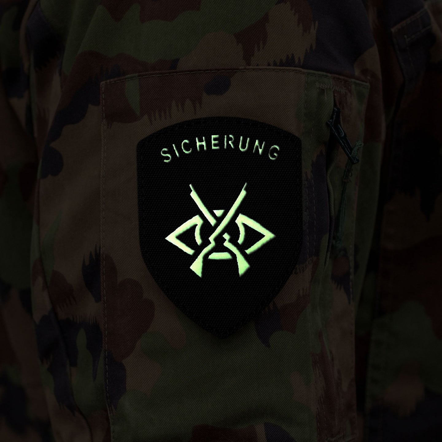 SURUTED soldier - badge - fluorescent