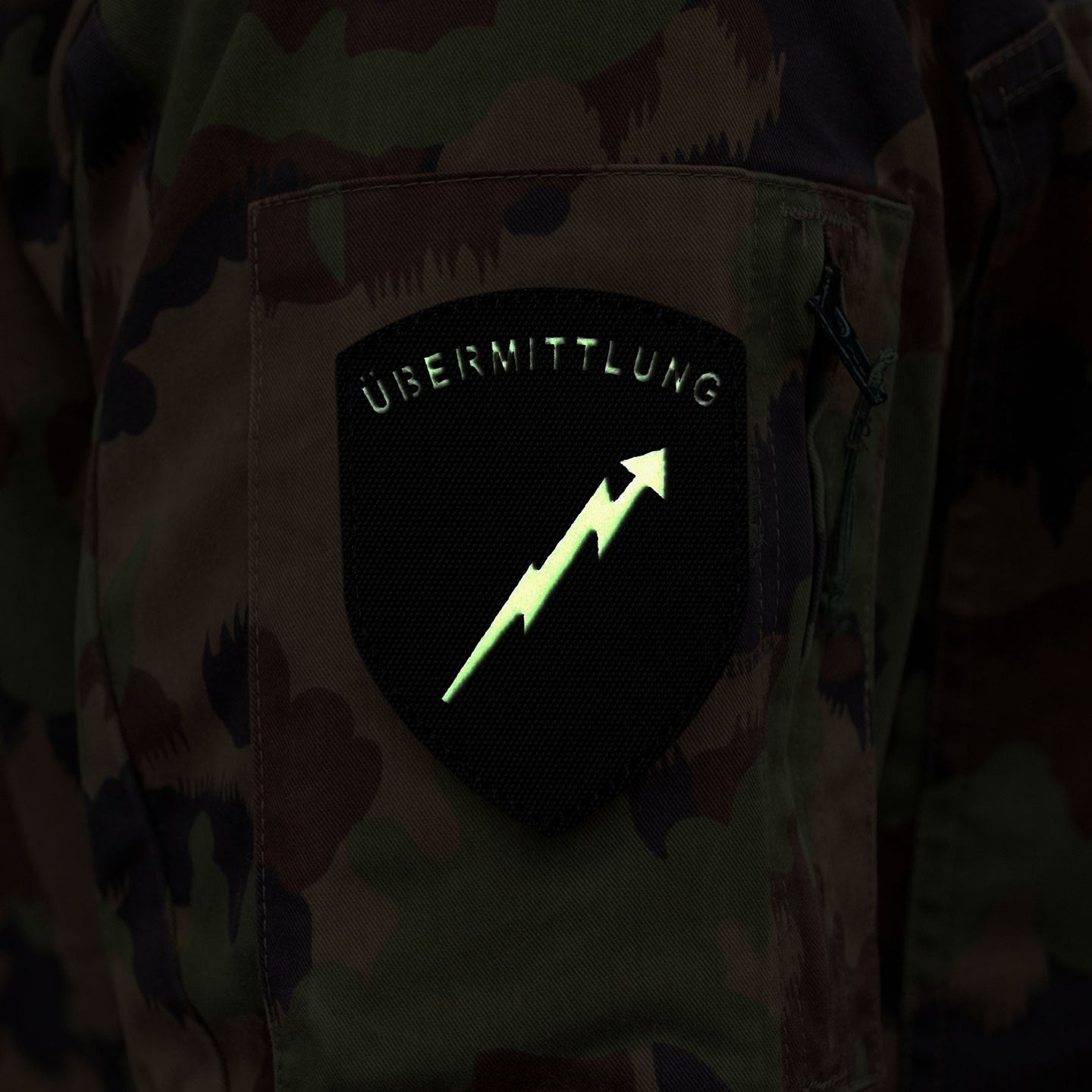 Transmission soldier - badge - fluorescent