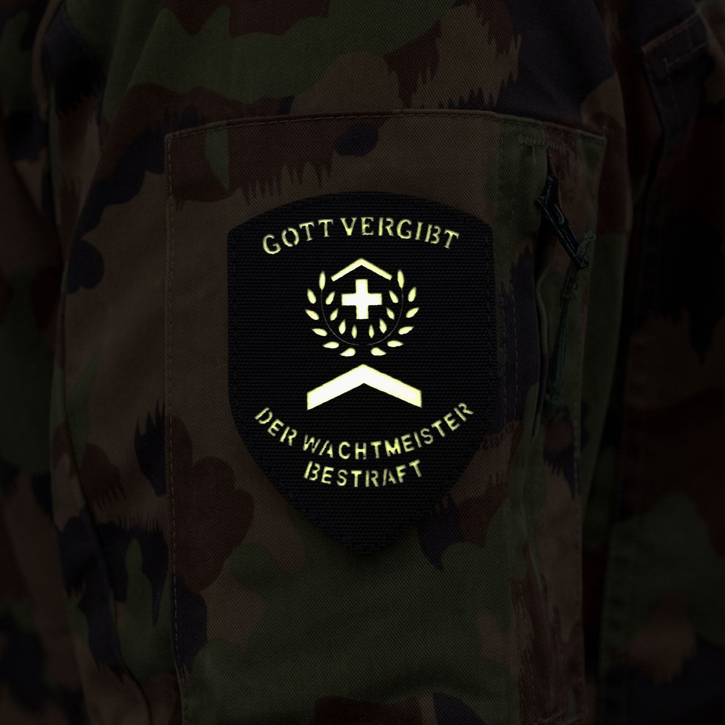 Badge - Fluorescent - Gott Vergibt