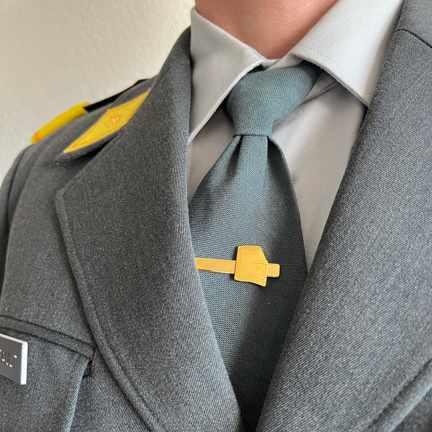Tie pliers - armored troops - gold